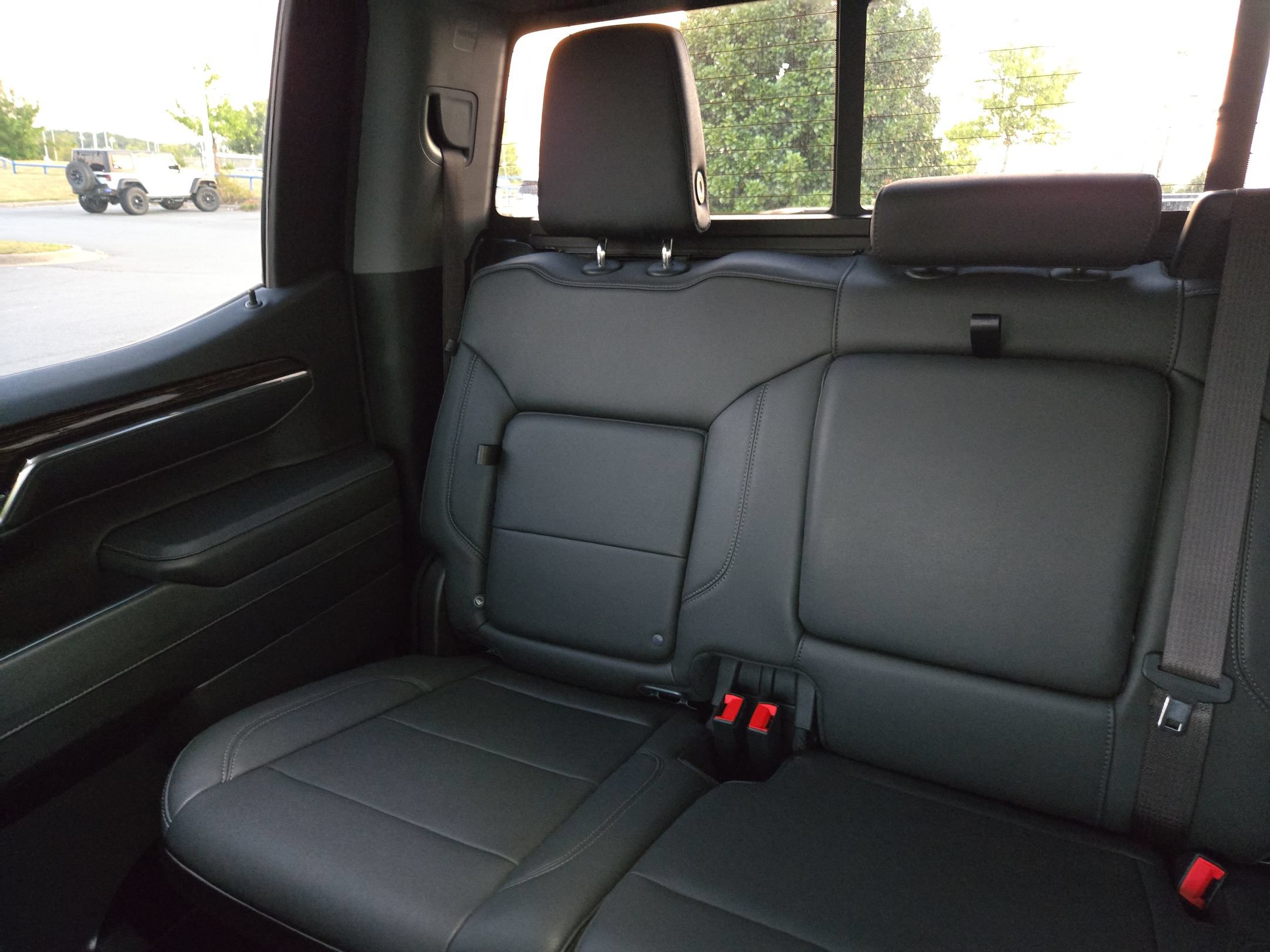 Used 2023 GMC Sierra 1500 Elevation w/ Elevation Premium Package AWD/4WD image 12