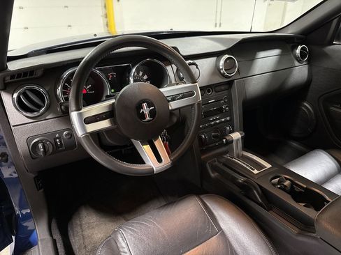 Used 2006 Ford Mustang Convertible image 10
