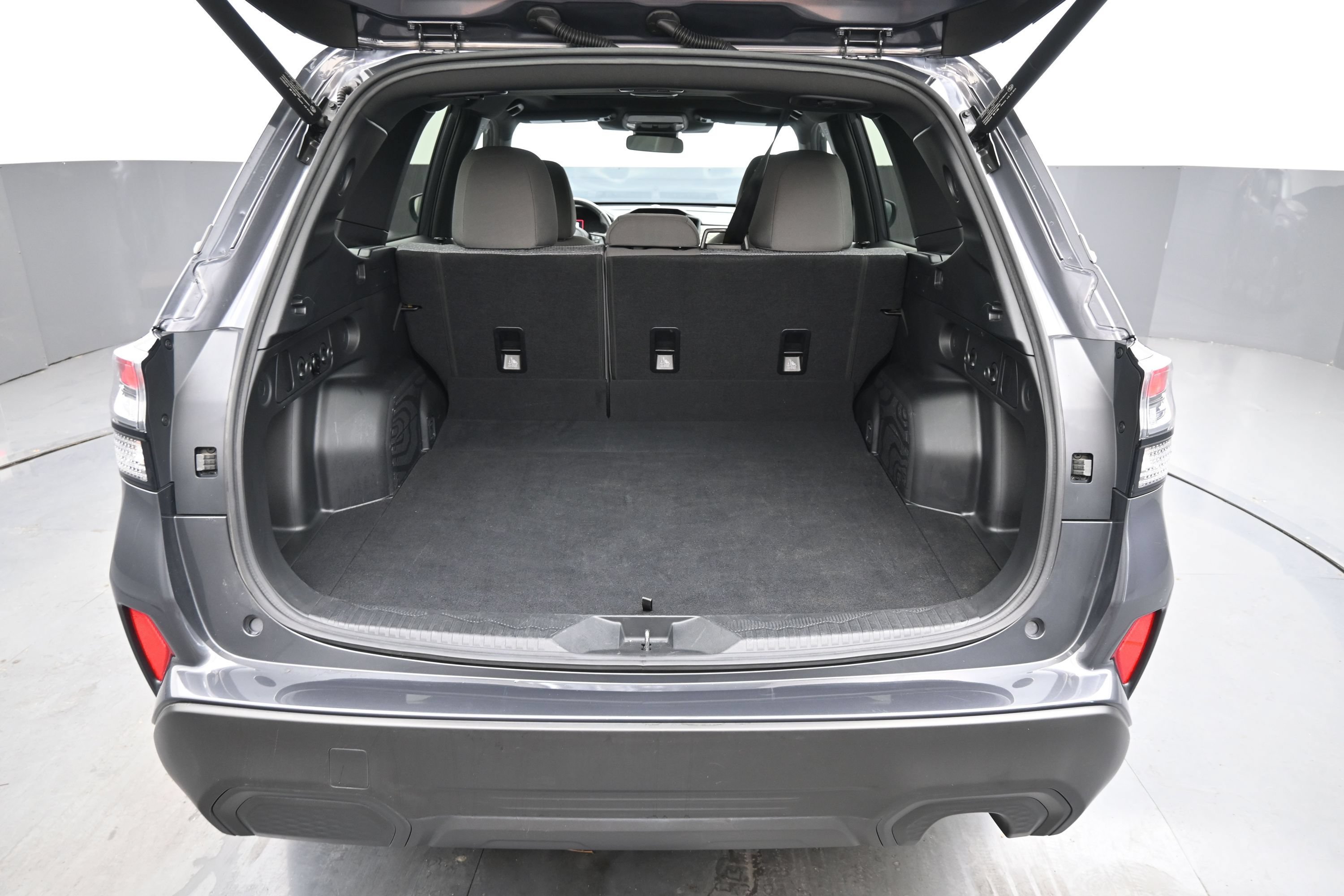 Used 2025 Subaru Forester Premium AWD/4WD image 14
