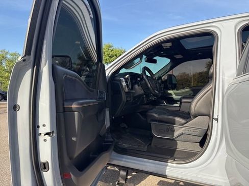Used 2024 Ford F250 Platinum image 13