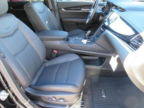 New 2025 Cadillac XT6 Premium Luxury image 9