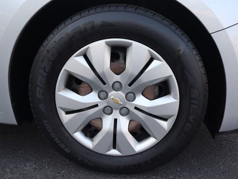 Used 2016 Chevrolet Cruze LS FWD image 42