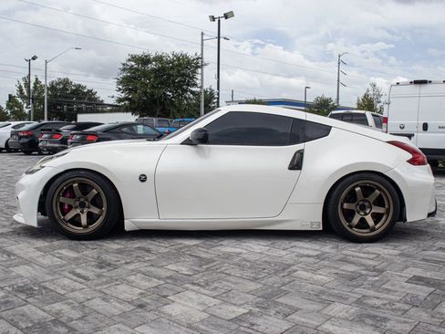 Used 2016 Nissan 370Z Coupe RWD image 4