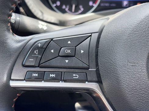 Used 2024 Nissan Sentra SR w/ SR Premium Package FWD image 17