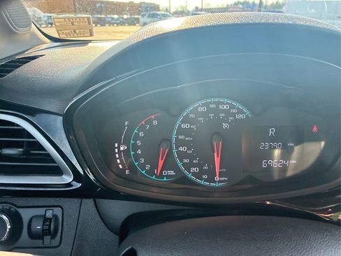 Used 2021 Chevrolet Spark ACTIV image 16