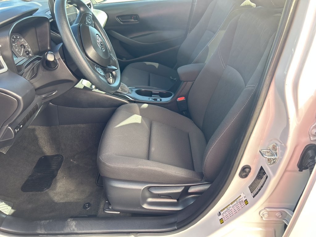 Certified 2025 Toyota Corolla LE FWD image 9