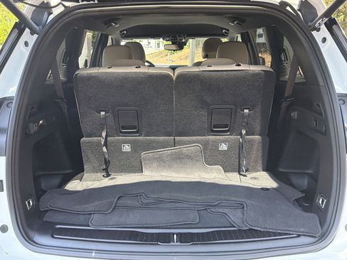Used 2023 Jeep Grand Cherokee L Limited RWD image 24