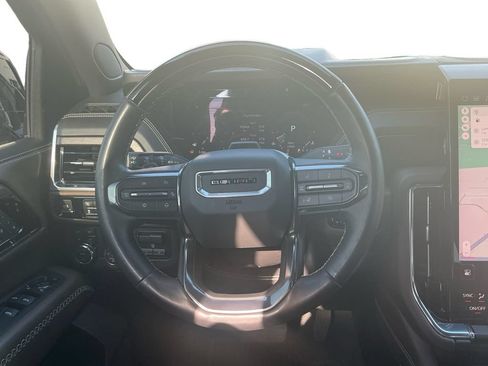 Used 2025 GMC Yukon Denali Ultimate AWD/4WD image 18