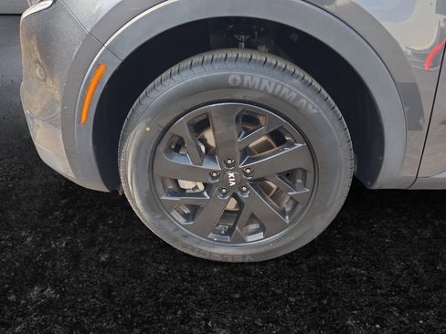 Used 2021 Kia Sorento S image 9