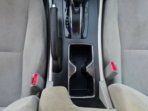 Used 2013 Honda Accord LX image 34