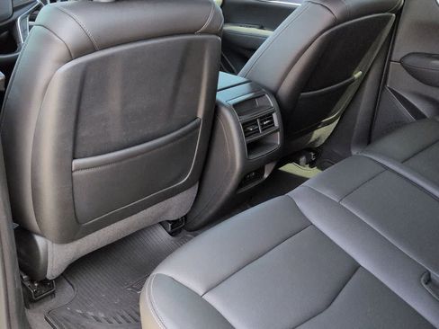 Used 2023 Cadillac XT5 Luxury AWD/4WD image 18