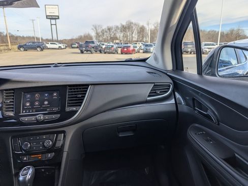 Used 2022 Buick Encore Preferred w/ Safety Package image 4