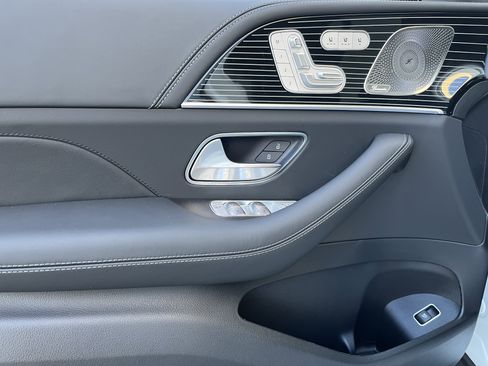 New 2026 Mercedes-Benz GLS 580 4MATIC image 13