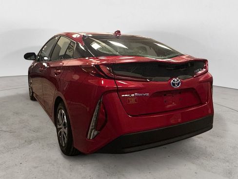 Used 2021 Toyota Prius Prime LE image 3