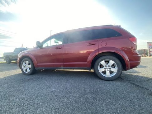 Used 2010 Dodge Journey SXT w/ Flexible Seating Group image 4
