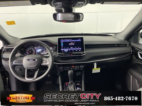 New 2026 Jeep Compass Latitude image 27