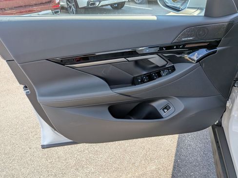 New 2026 BMW 530i xDrive w/ Premium Package image 11