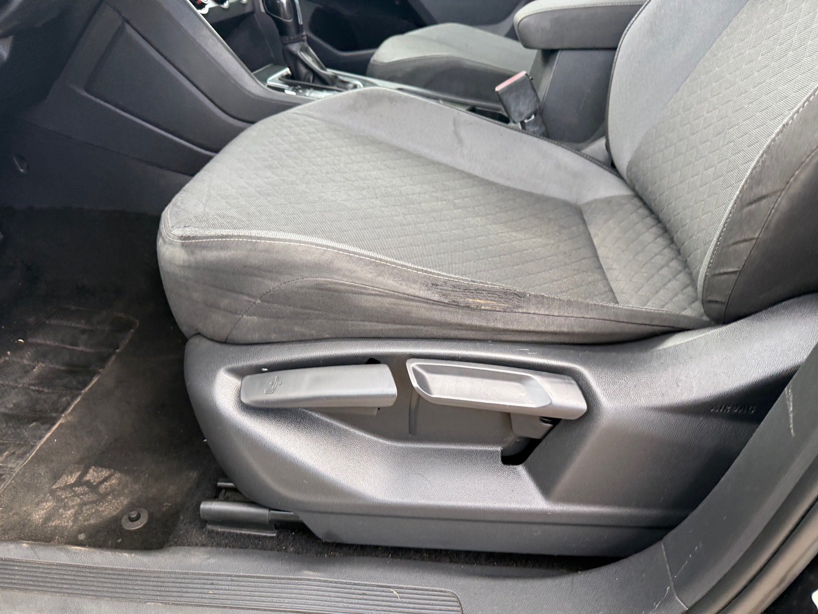 Used 2020 Volkswagen Tiguan S FWD image 21