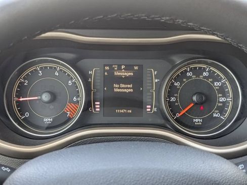 Used 2015 Jeep Cherokee Latitude AWD/4WD image 14