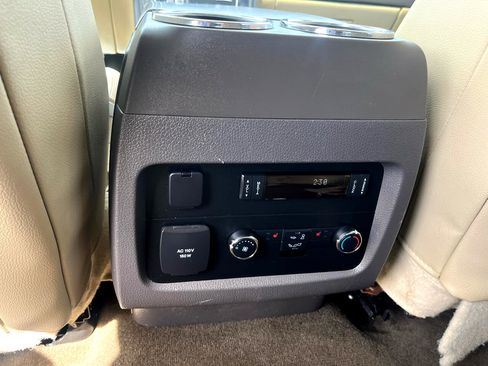 Used 2015 Lincoln Navigator 4WD w/ Equipment Group 101A Reserve image 18