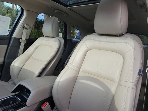 Certified 2021 Lincoln Corsair Standard w/ Premium Package image 23