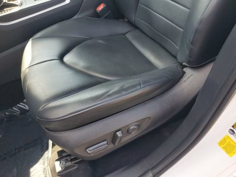 Used 2023 Toyota Highlander XLE FWD image 20