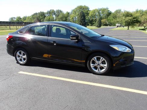 Used 2013 Ford Focus SE FWD image 1