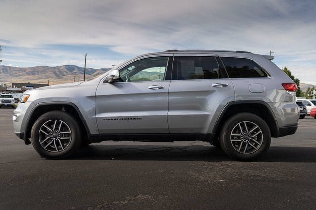 Used 2021 Jeep Grand Cherokee Limited AWD/4WD image 3