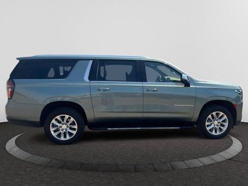 Used 2023 Chevrolet Suburban Premier w/ Advanced Technology Package AWD/4WD image 6