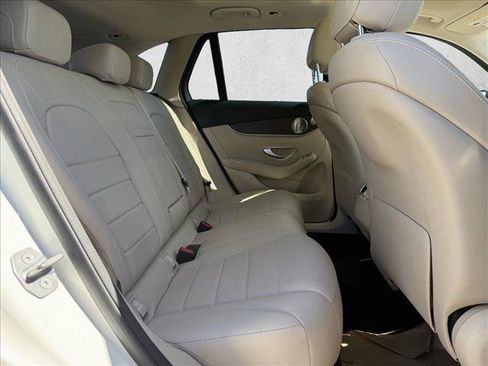 Used 2019 Mercedes-Benz GLC 350e 4MATIC image 14