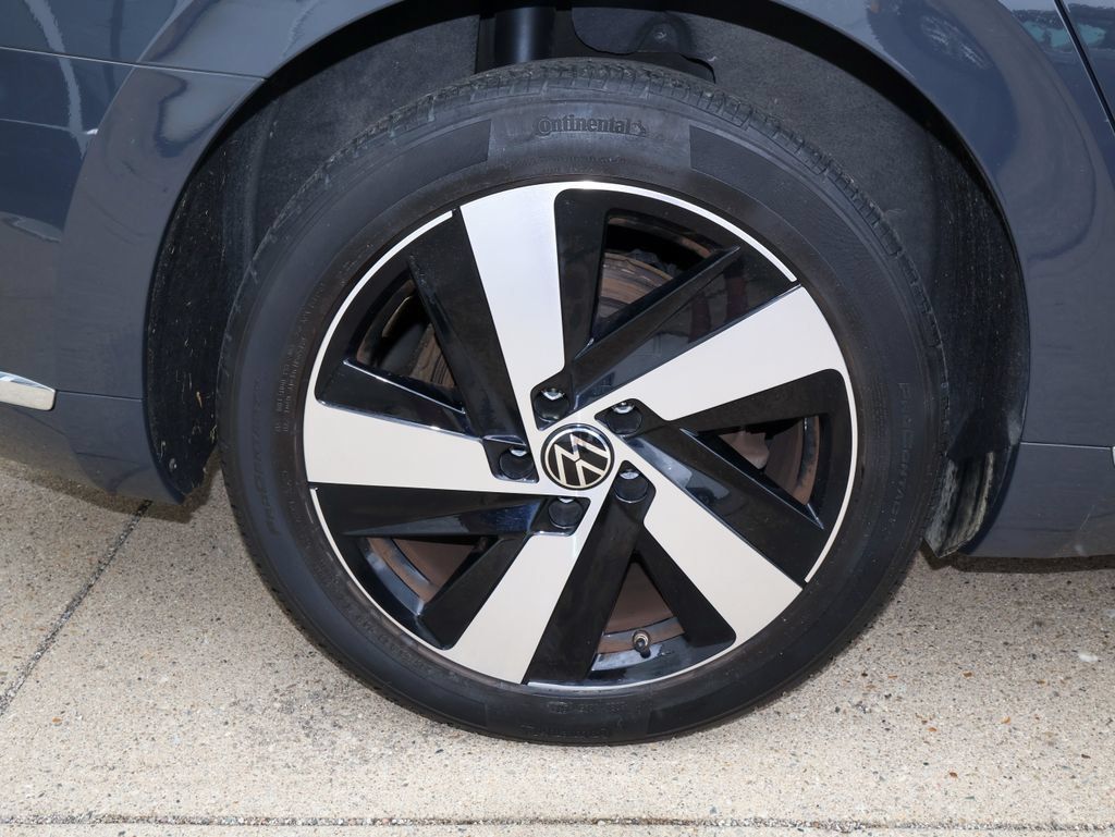 Used 2021 Volkswagen Arteon SE FWD image 9