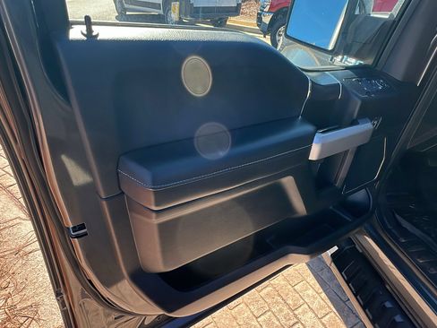 Used 2020 Ford F150 Lariat image 14