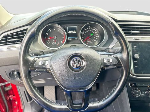 Used 2018 Volkswagen Tiguan SE w/ Front Fog Lights Package image 11