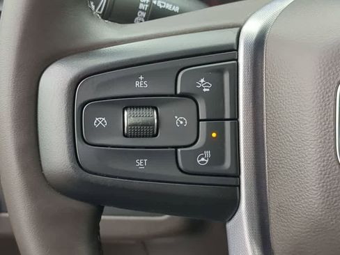 Used 2023 GMC Yukon XL SLT w/ SLT Luxury Package image 24