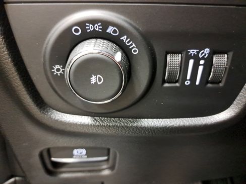 Used 2024 Jeep Grand Cherokee L Overland w/ Trailer Tow Package image 25