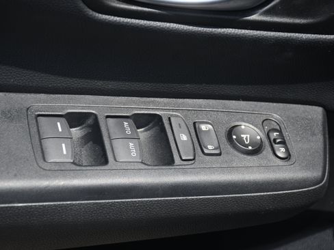 Used 2025 Honda CR-V EX image 7
