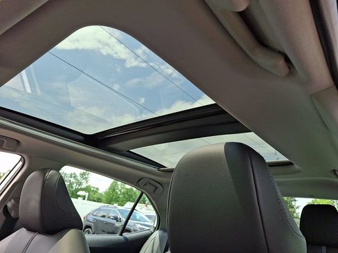 Certified 2022 Toyota Camry XLE AWD/4WD image 17