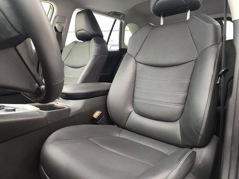 Used 2025 Toyota RAV4 Limited image 13