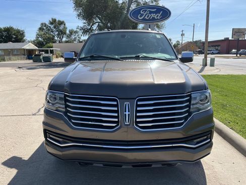 Used 2016 Lincoln Navigator L Select AWD/4WD image 3