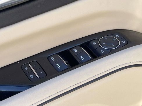 Certified 2023 Cadillac Escalade ESV Premium Luxury w/ Performance Package image 18