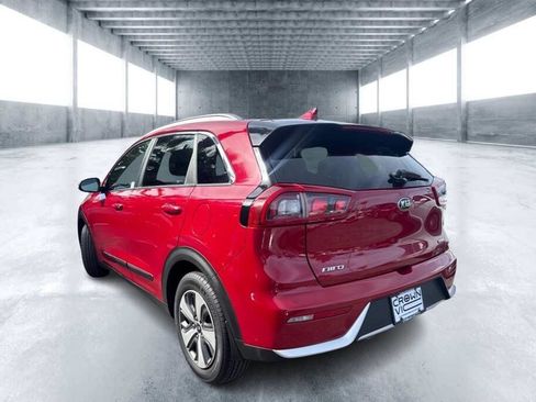 Used 2018 Kia Niro FWD image 2