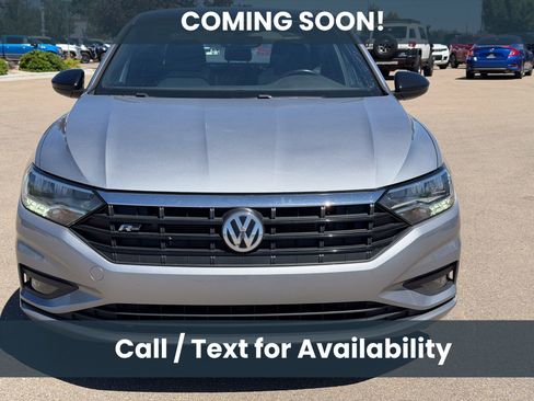 Used 2020 Volkswagen Jetta R-Line w/ R-Line Cold Weather Package FWD image 2