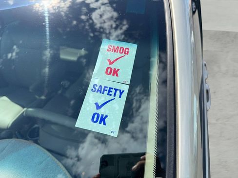 Used 2006 Toyota Sienna XLE w/ XLE Pkg 5 FWD image 7