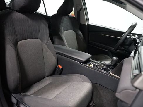 Used 2025 Toyota Camry LE FWD image 27