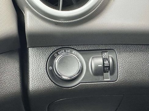 Used 2018 Chevrolet Sonic LT w/ Convenience Package image 26