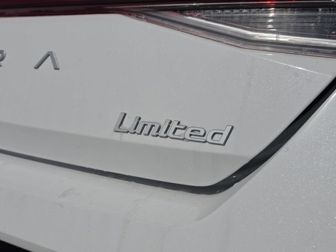 New 2026 Hyundai Elantra Limited FWD image 39