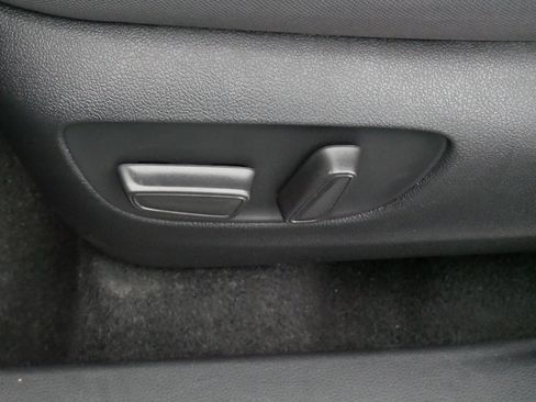 Certified 2024 Toyota Highlander LE AWD/4WD image 20