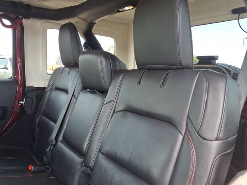 Used 2021 Jeep Wrangler Unlimited Rubicon AWD/4WD image 13