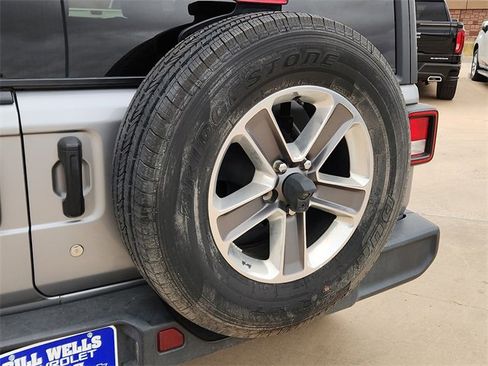 Used 2020 Jeep Wrangler Unlimited Sahara image 8