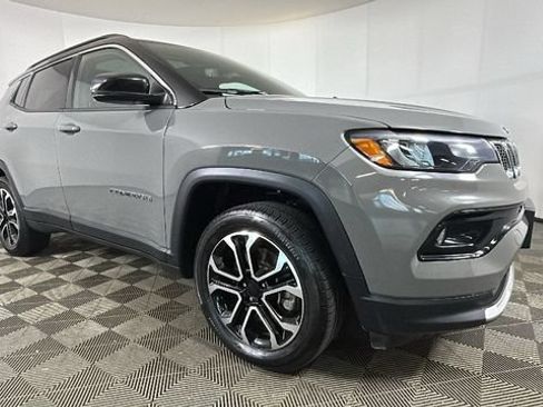 Used 2023 Jeep Compass Limited w/ Sun and Sound Group AWD/4WD image 2